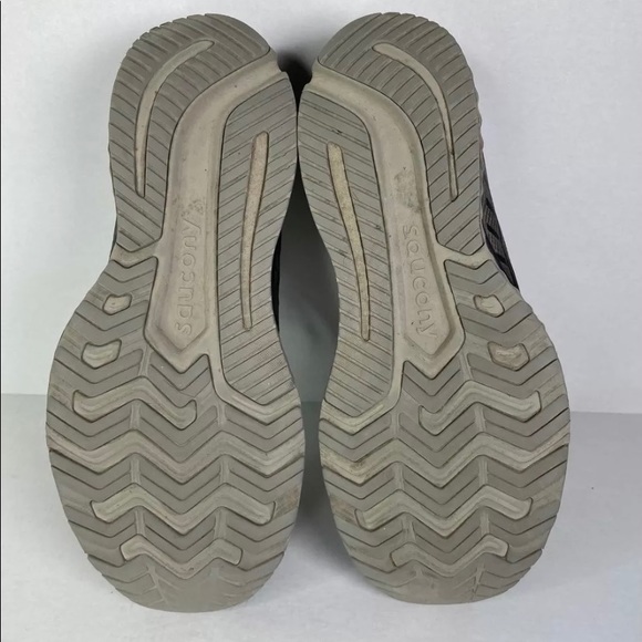 NIB Saucony Guide 13 Blackout - Picture 6 of 7